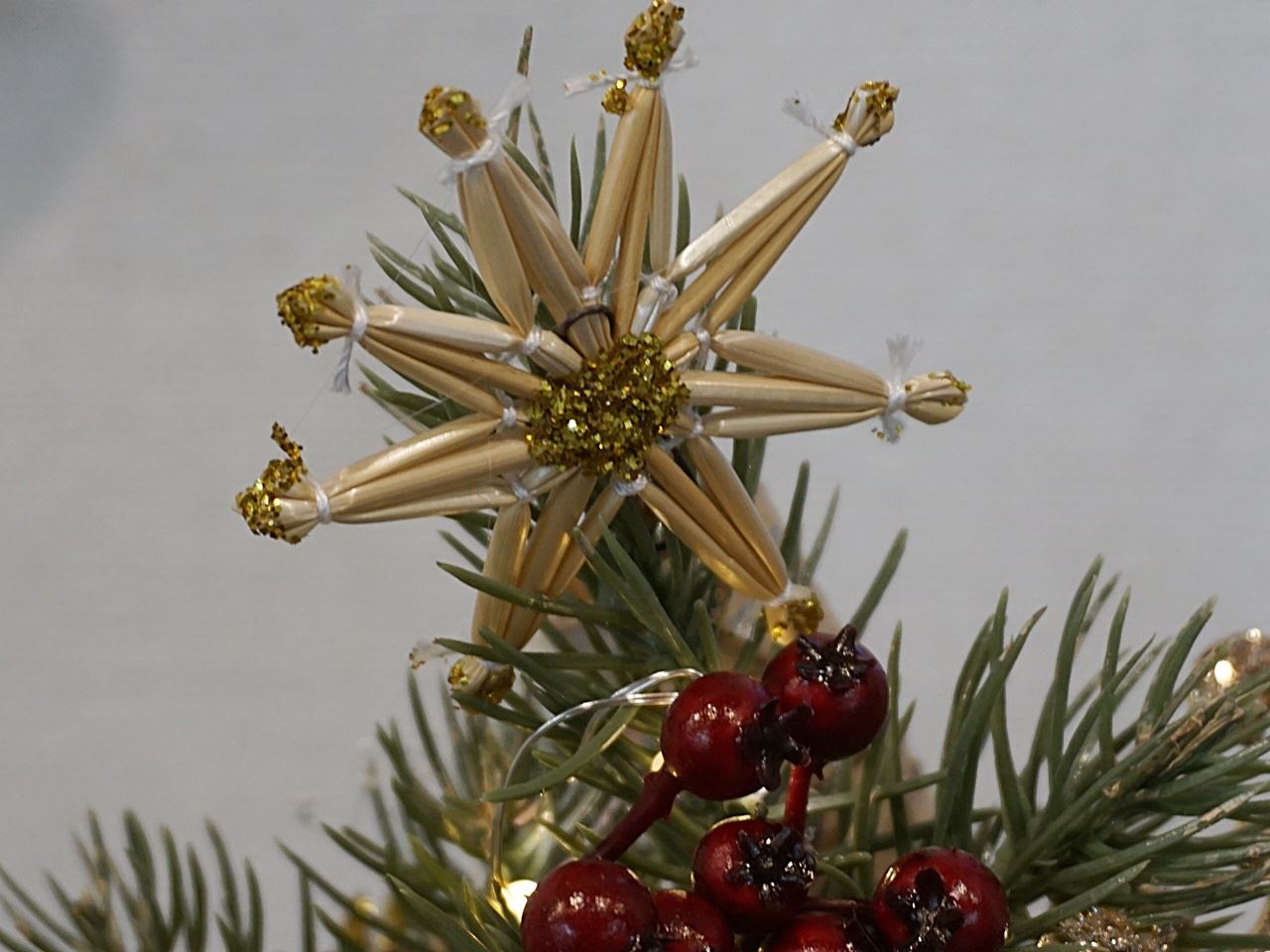 クリスマス アーティフィシャルツリーの藁の星